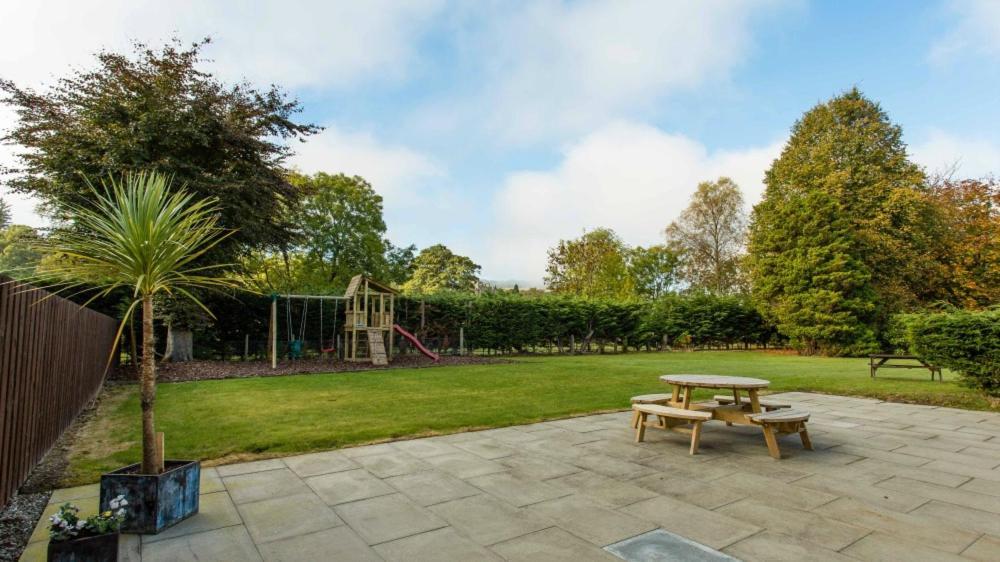 Three-Bedroom House,1092569682:JPEG