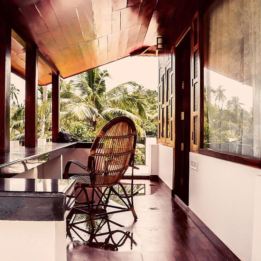 Double Room with Balcony and Sea View
