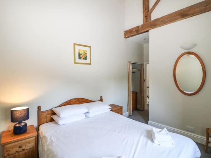 Yew Tree Cottage,1201206373:JPEG