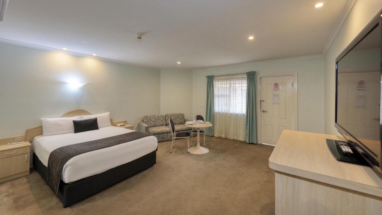 Executive Queen Room with Spa Bath