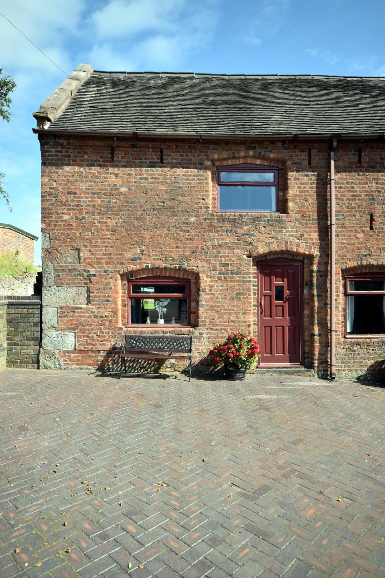 Two-Bedroom Townhouse,1519140598:JPEG