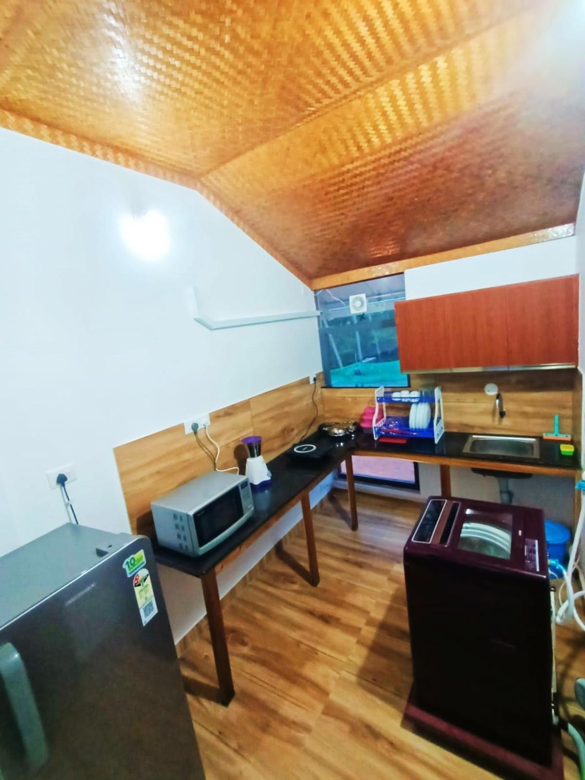 Deluxe Double Room with Balcony and Sea View