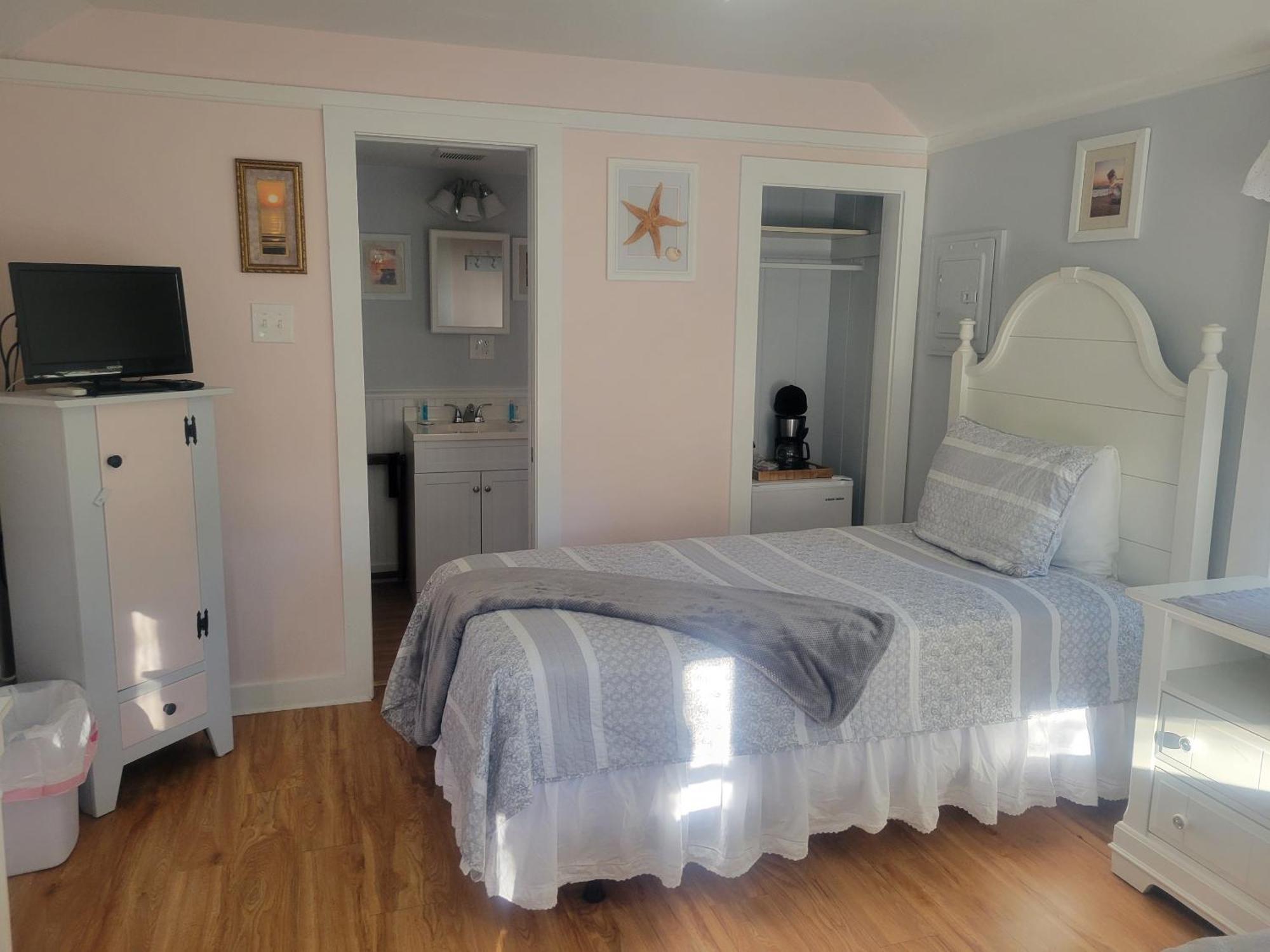 Standard Twin Room,1588347834:JPEG