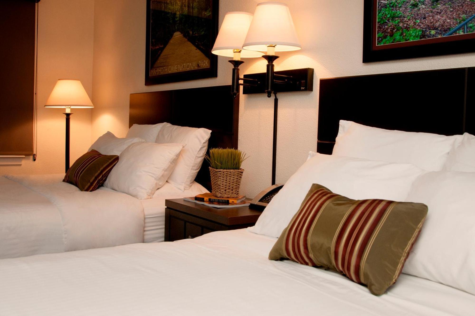 Quadruple Room with Private Bathroom