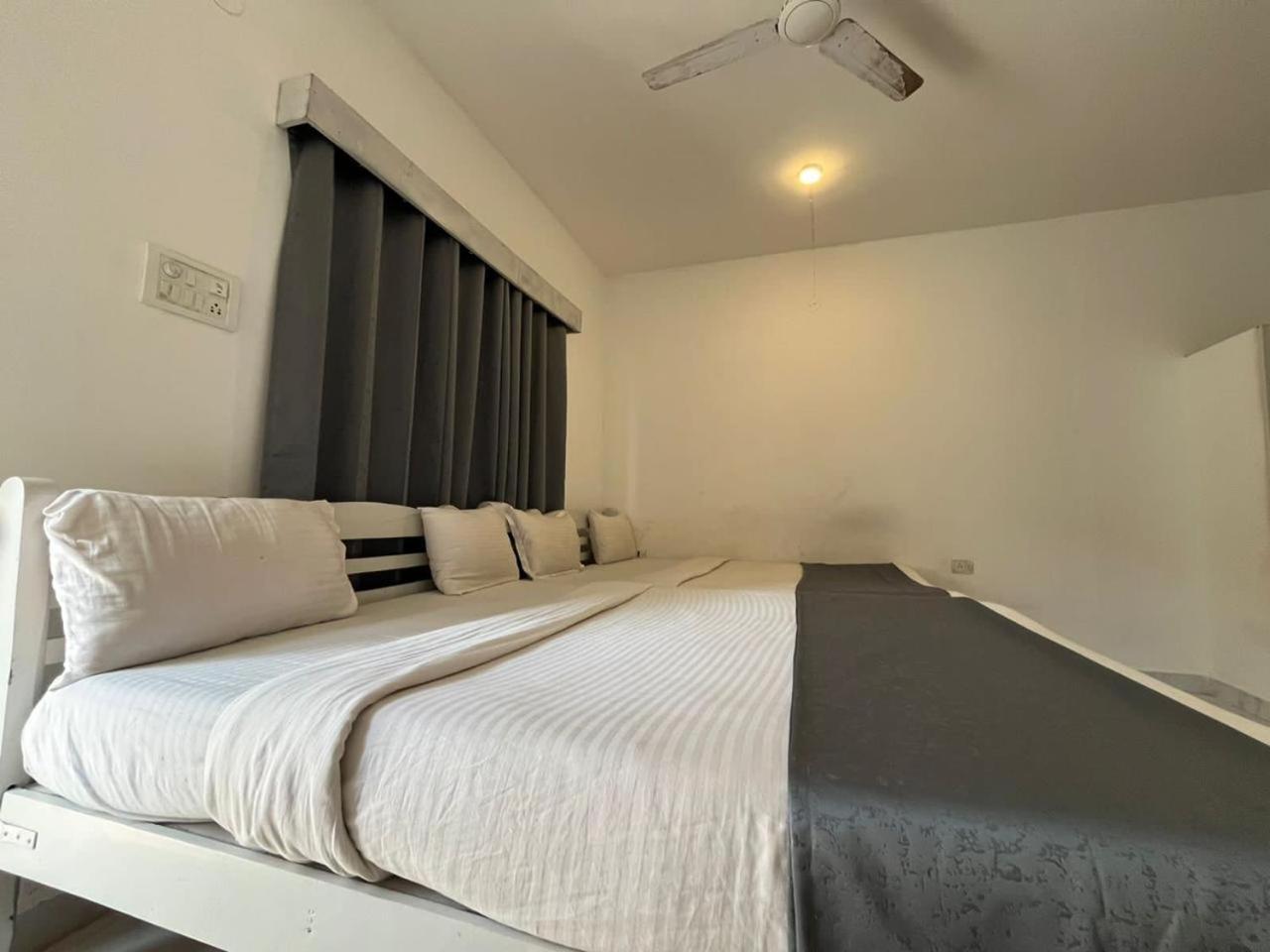 Standard Family Room,1629955924:JPEG