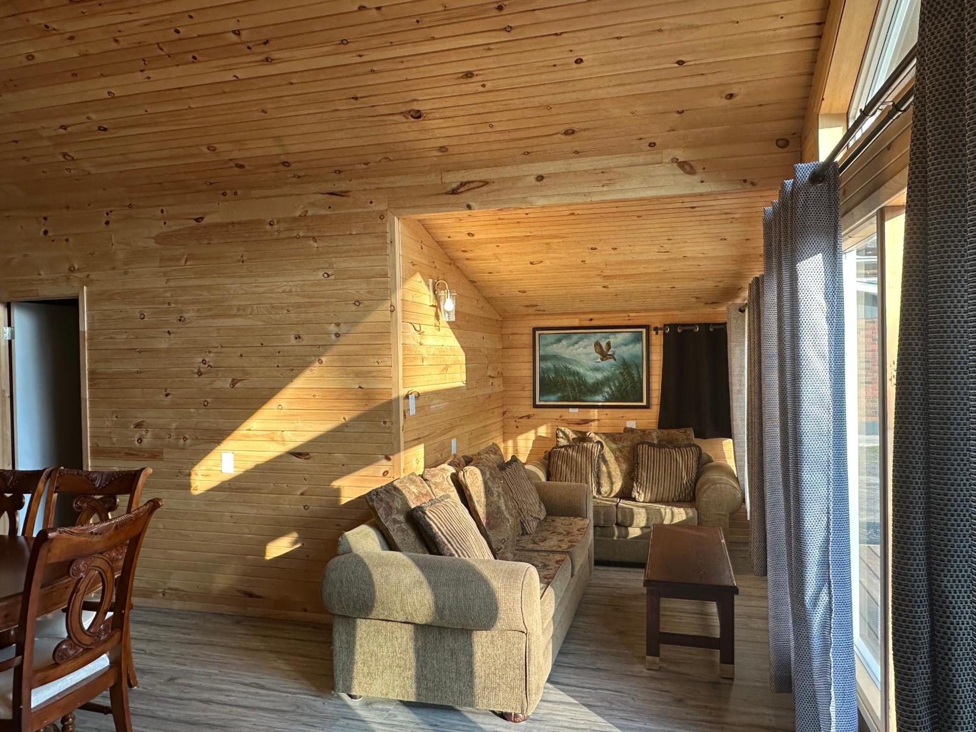 Three-Bedroom Chalet,1690972352:JPEG