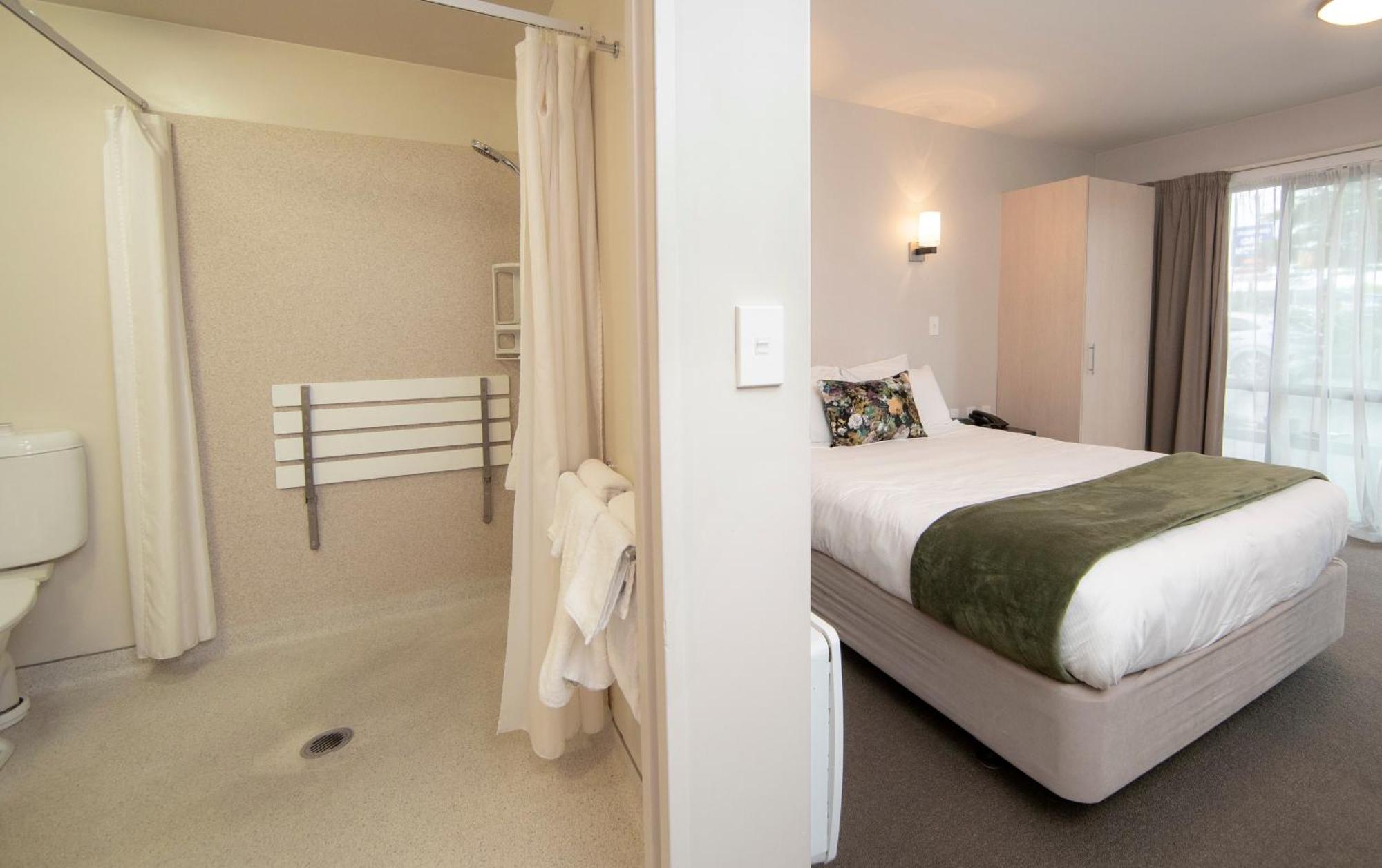 Queen Room - Disability Access