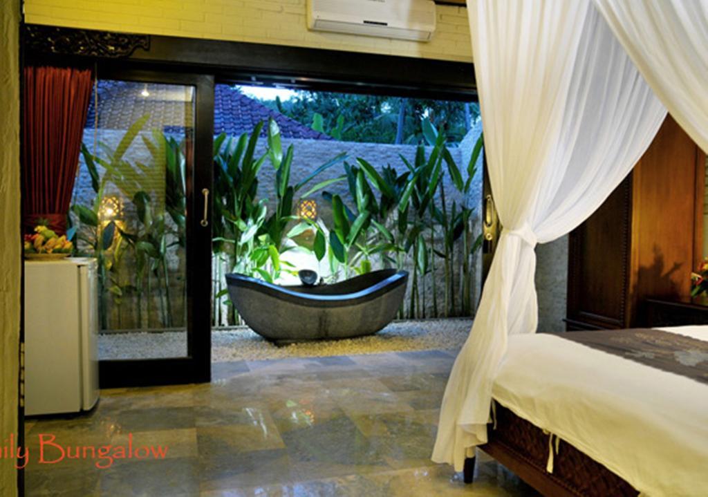 Bungalow (4 Adults)