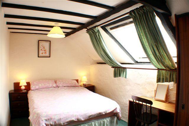 Large Two-Bedroom Cottage with Garden View
