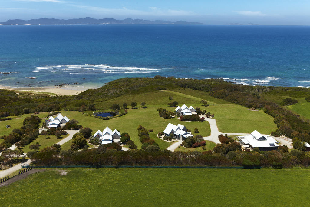 Three-Bedroom Apartment,927940930:JPEG