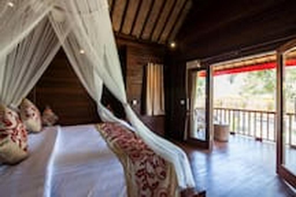 Deluxe Cottage with Pool View