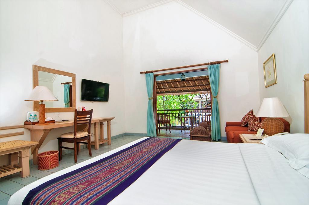 Deluxe Double or Twin Room with Pool View
