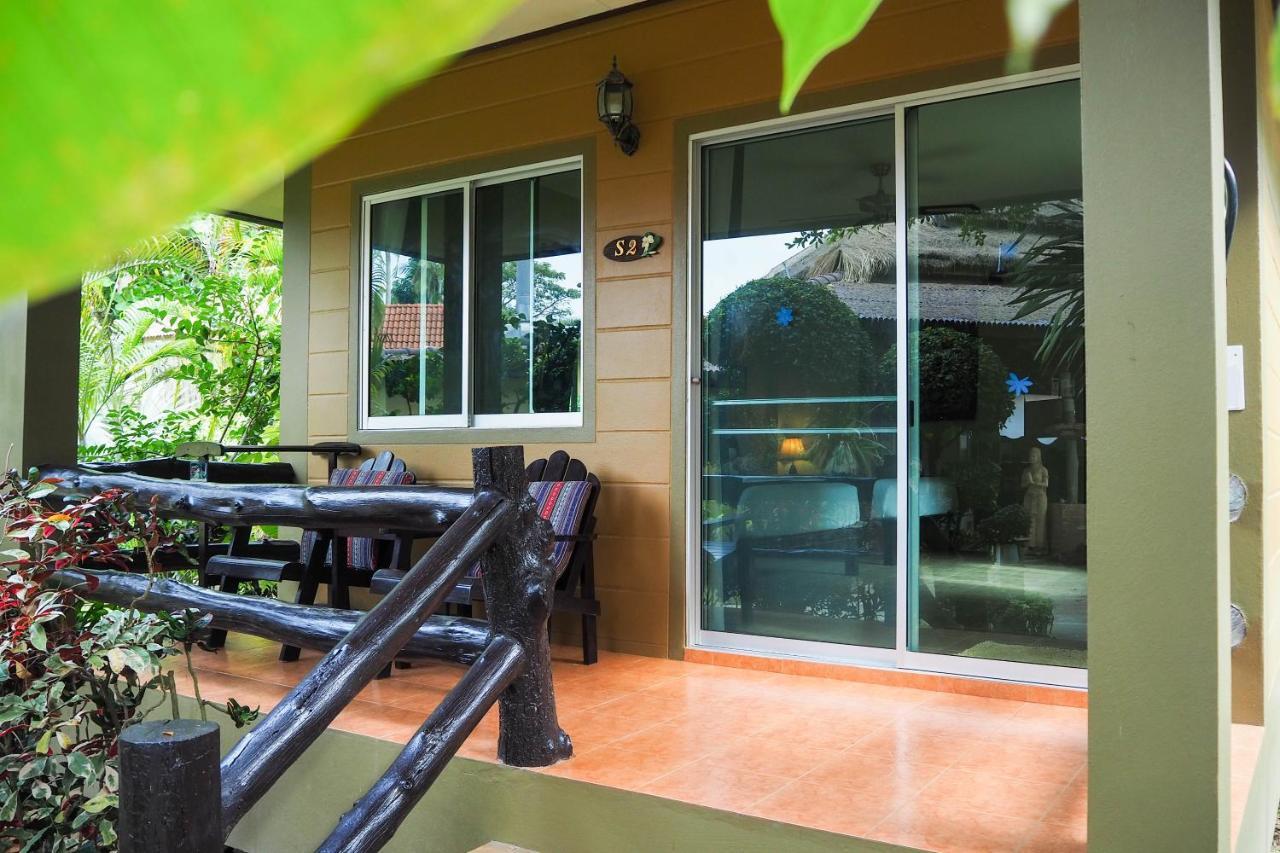Bungalow with Garden View