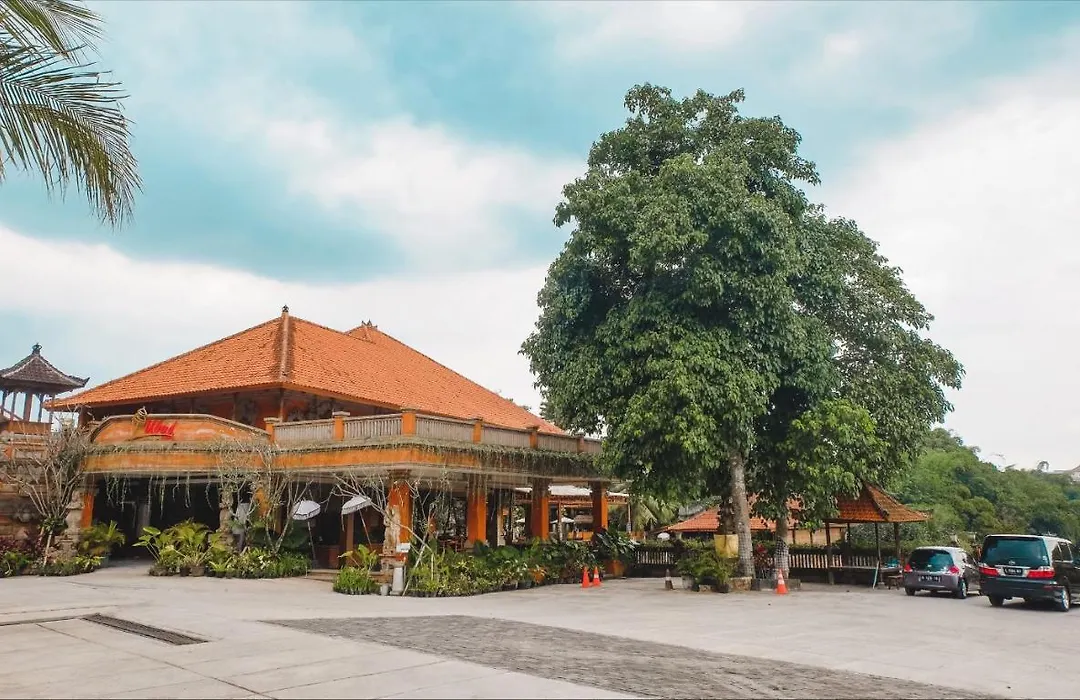 Ubud Hotel & Cottages-1
