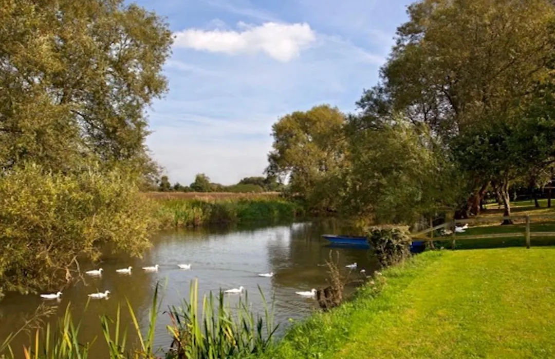 Cherbridge Lodges - Riverside Lodges, Short Lets-1