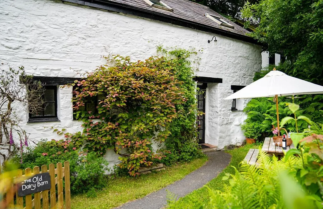 Brynarth Country Cottages-1