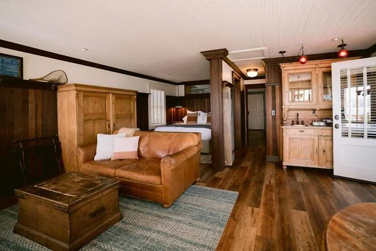 Nick'S Cove-1