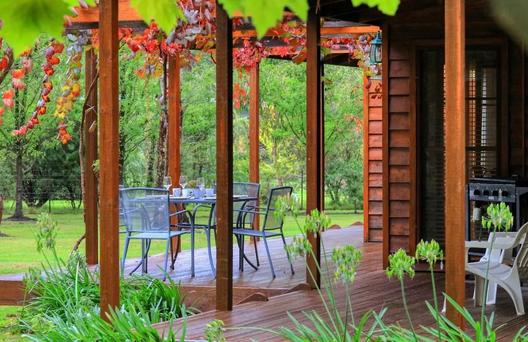 Beechworth Cedar Cottages-1