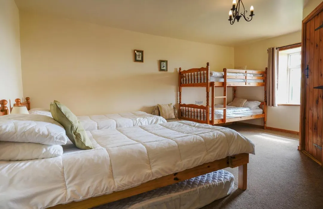Hulmes Vale House - Sleeps 14 - Peak District-1
