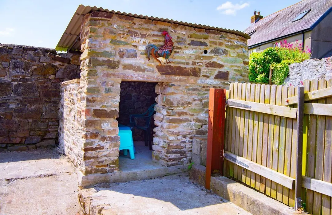 Kidwelly Farm Cottage-1