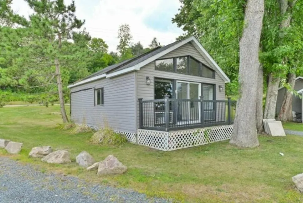 Moira Lake Cottages-1