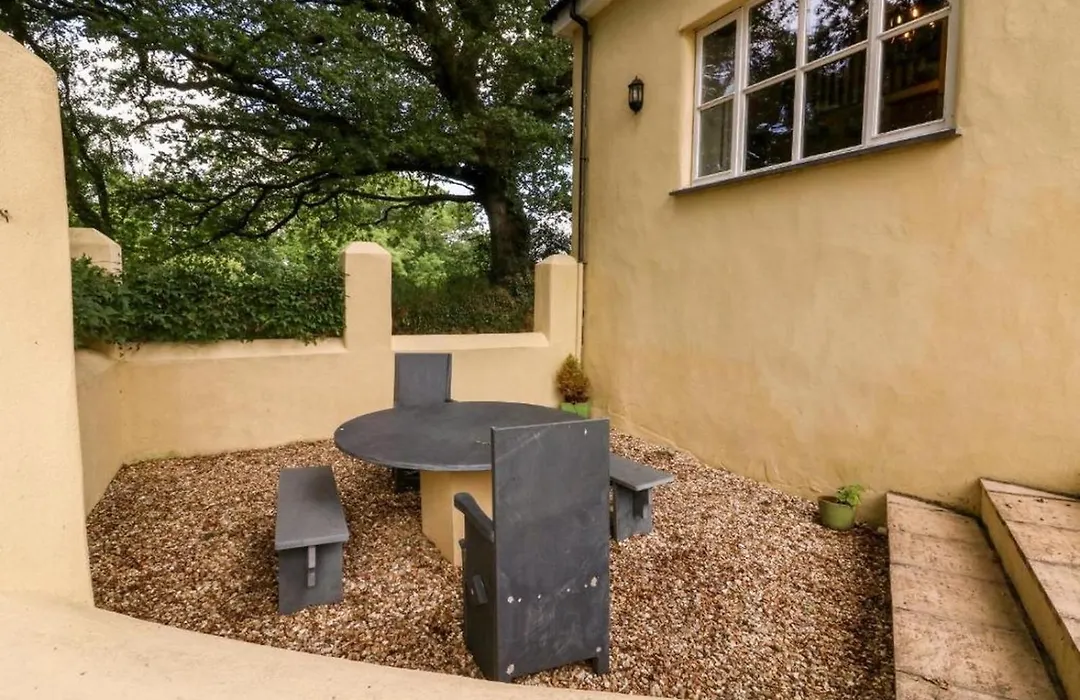 Pheasants Roost With Indoor Pool In Devon-1