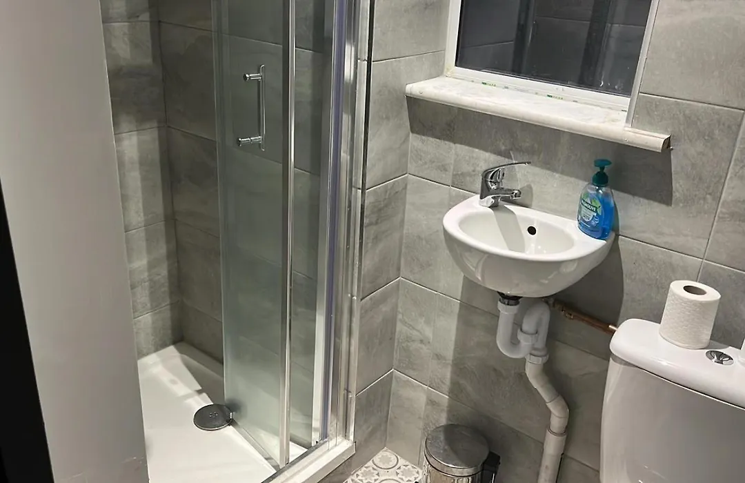 Airport Shared Accommodation-1