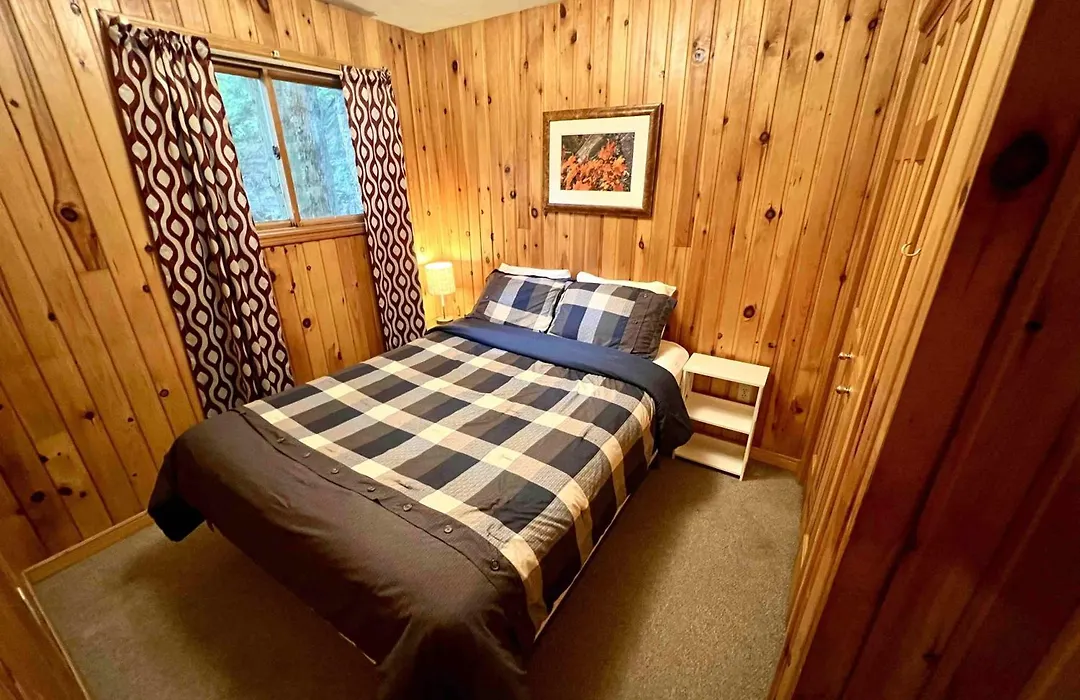 High Falls Bay Cottages, Camping & Waterpark-1