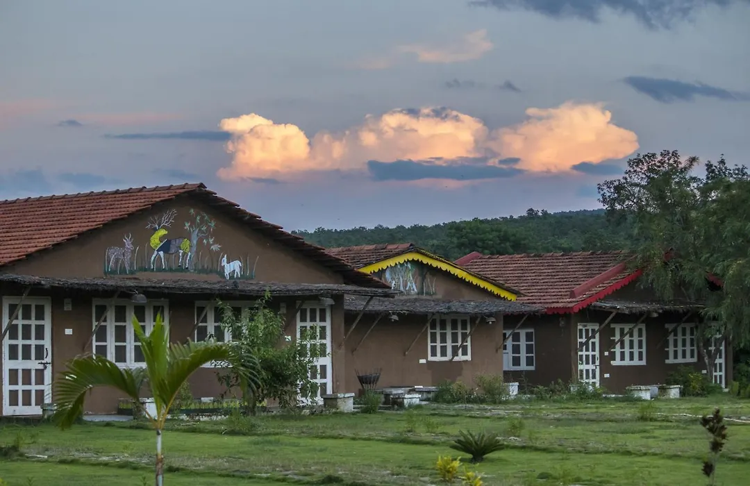 Pachmarhi Foothill Cottages By Vanyum-1