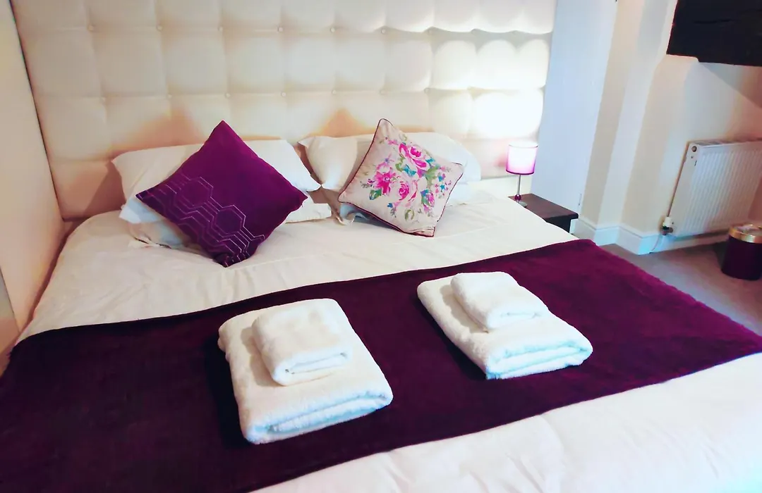 Dolgun Uchaf Historic B&B And Cottages With Boutique Bedrooms In The Heart Of Snowdonia-1