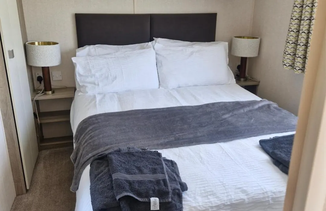 The Lodge At Hafan Church Bay, Gadlys Coastal Cottages-1