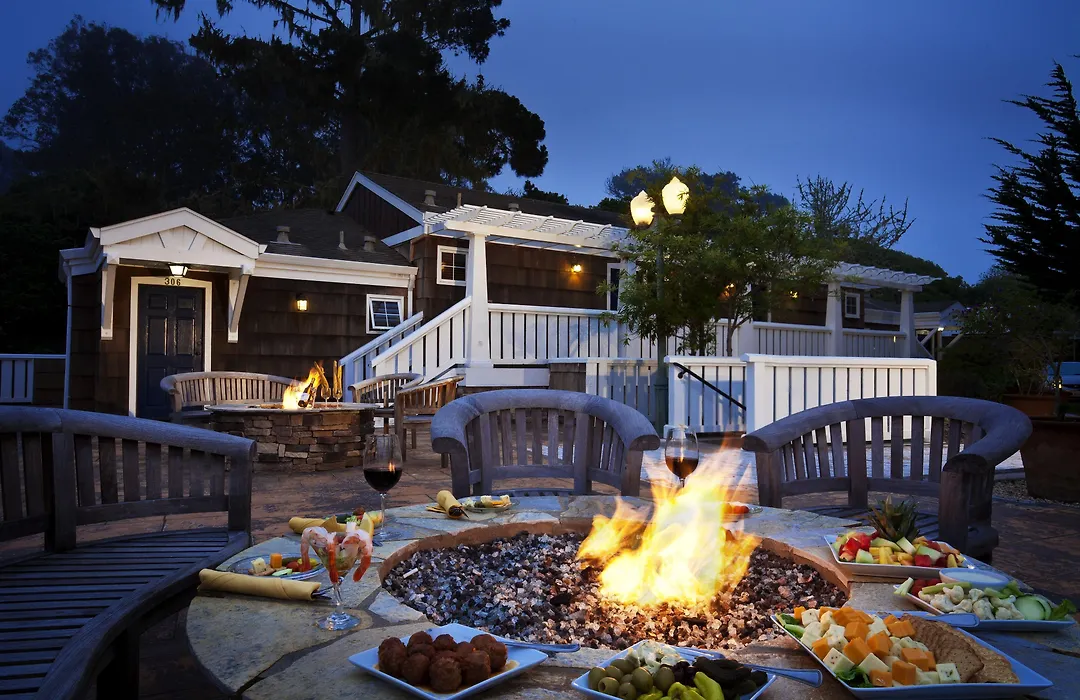 Lighthouse Lodge & Cottages-1