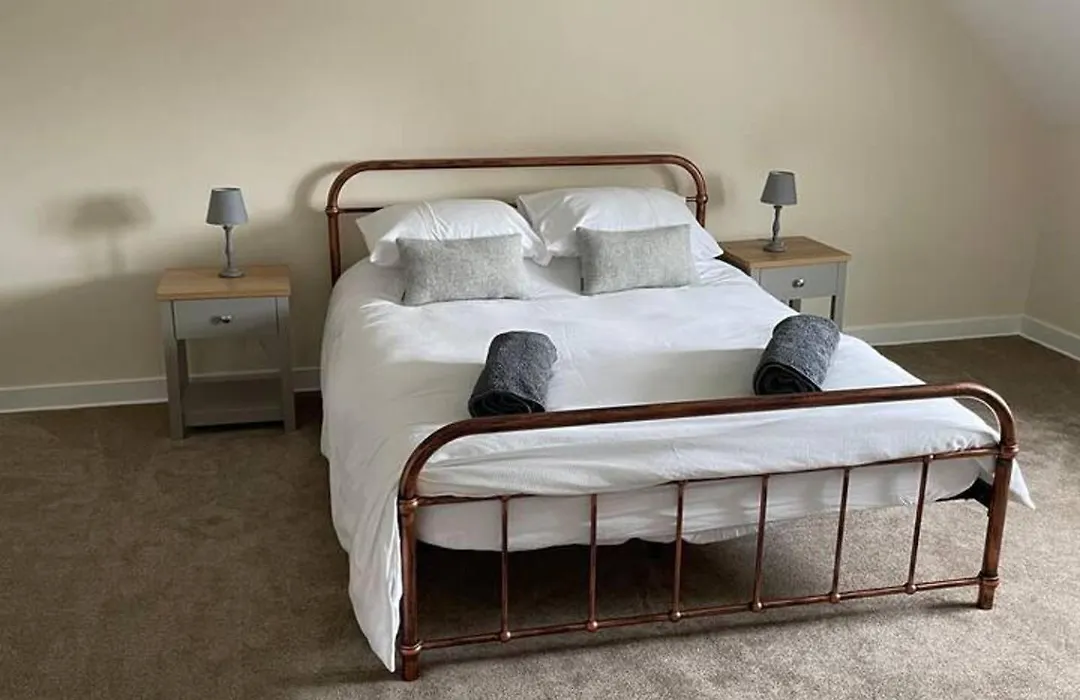 Cottage - Sleeps 6 - Garden - Parking-1