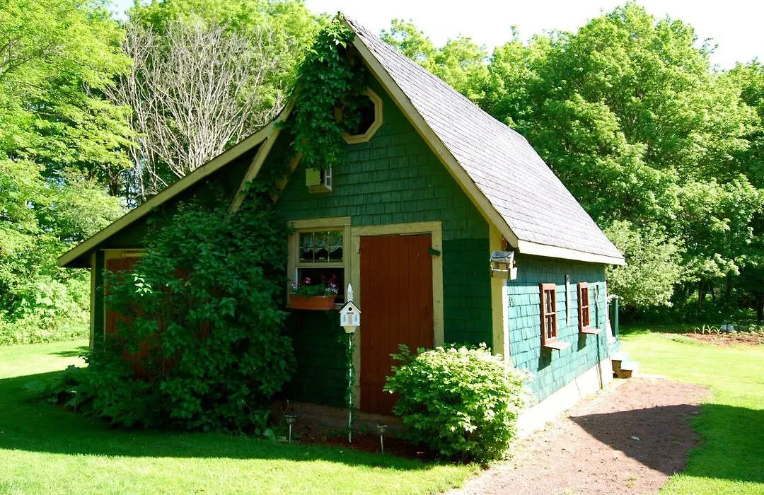 Bugaboo Cottages-1