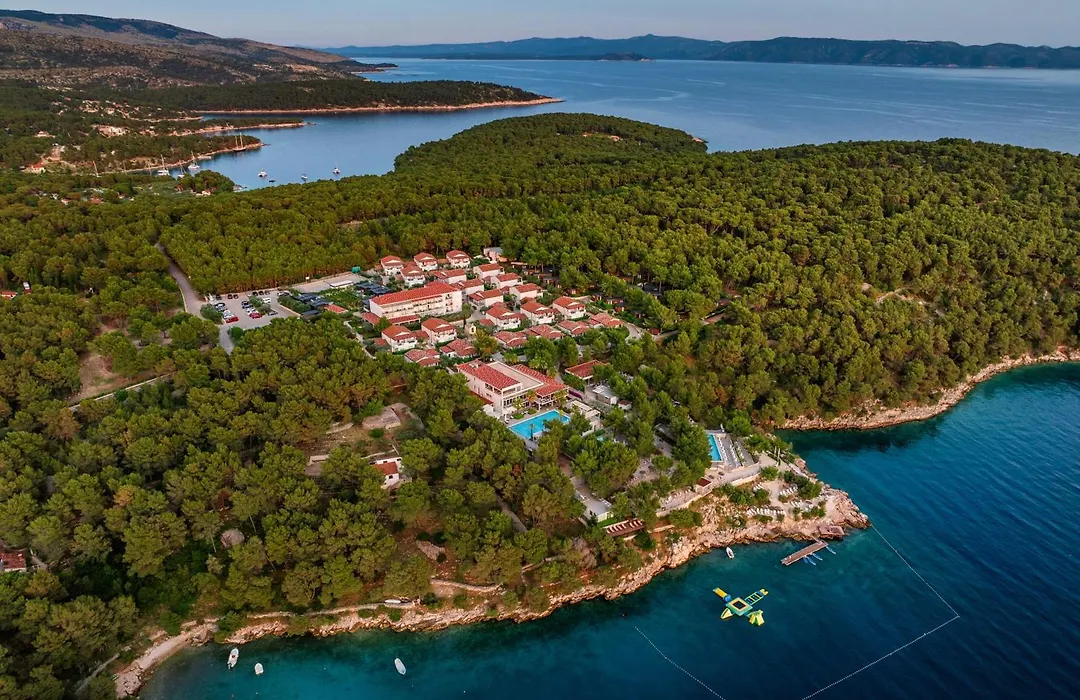 Gava Waterman Milna Resort-1
