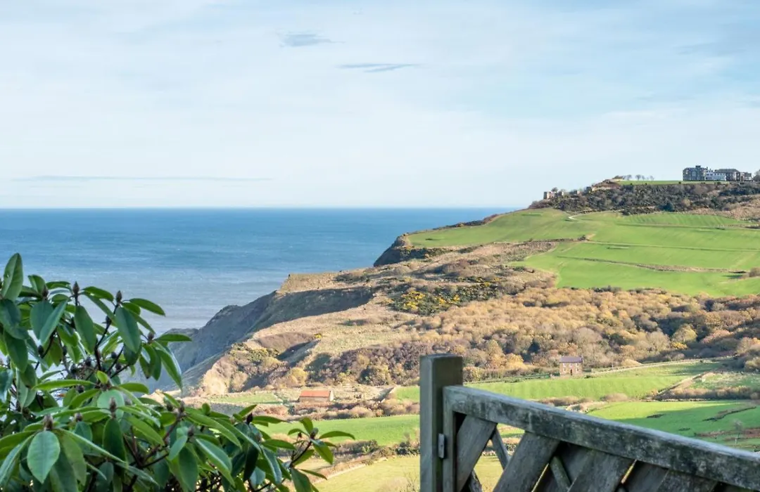 2 Bed In Scarborough Oc-Sa003-1