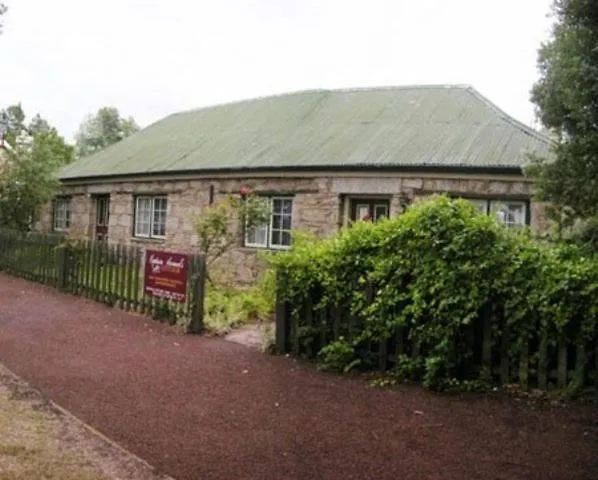 Colonial Cottages Of Ross-1