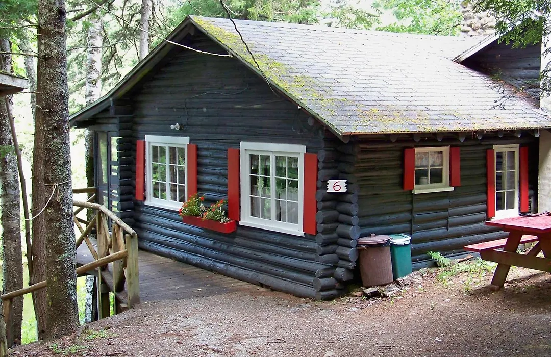 Robinson'S Cottages-1