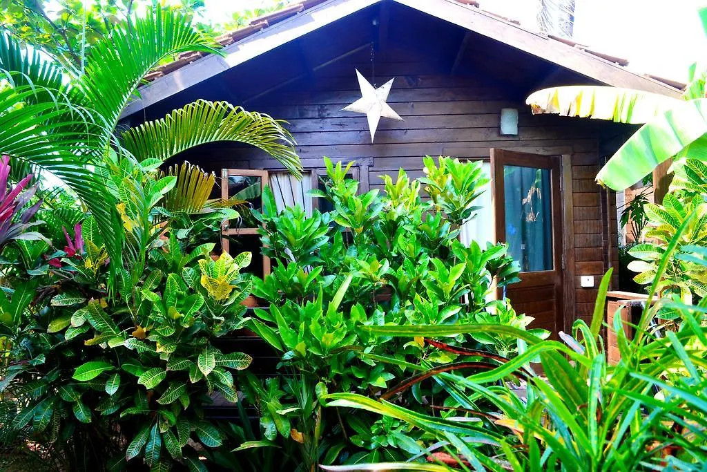 Pele'S Windsong Wood Cottage On The Beach-1
