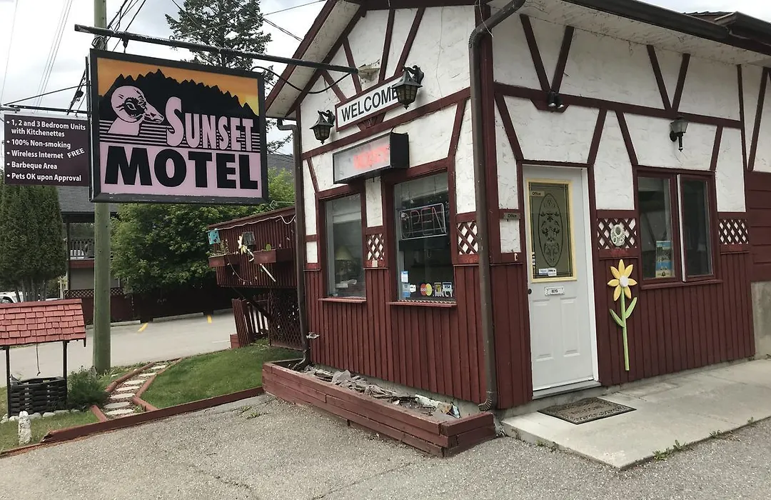 Sunset Motel-1