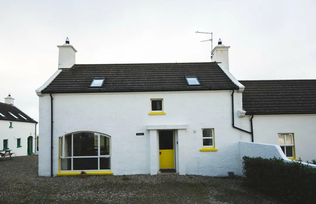 Ballylinney Holiday Cottages-1
