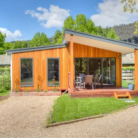 Bright Highland Valley Cottages-2