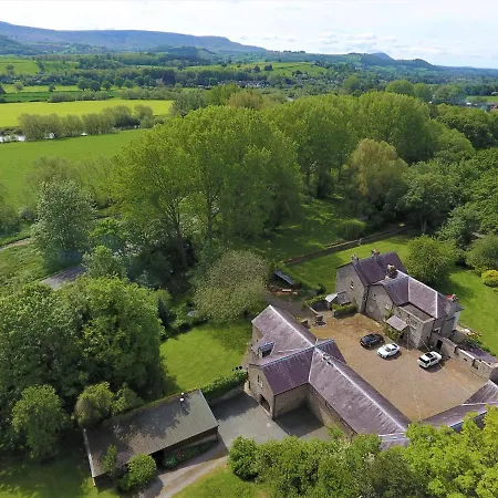 Glanhenwye Courtyard Cottages-2