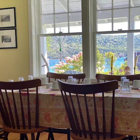 Broadwater Inn & Cottages-3
