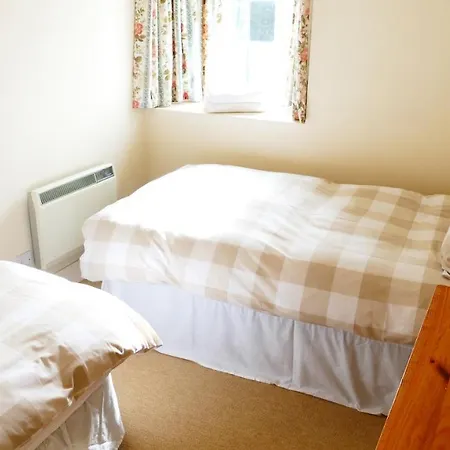 Arndean Cottages-3