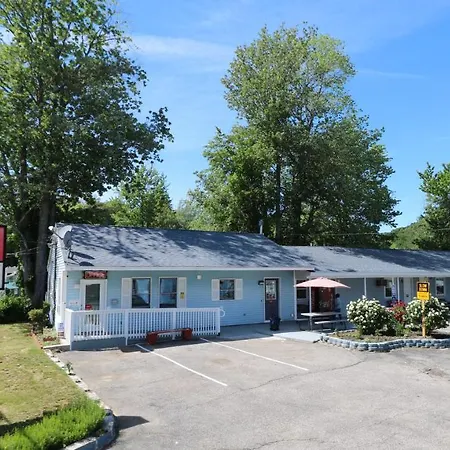 Brookside Inn & Cottages-2