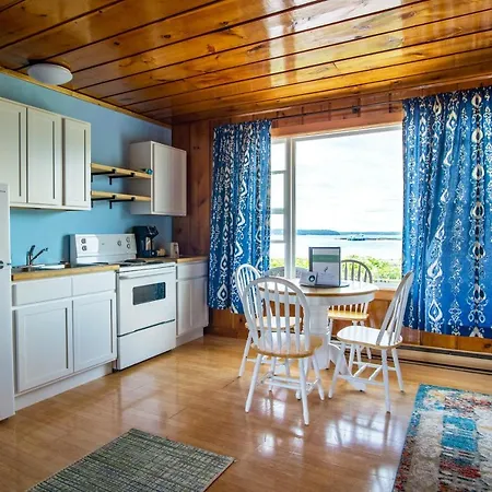 Friars Bay Inn & Cottages-2