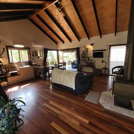 Kookaburra Cottage At Uralba Eco Cottages-3