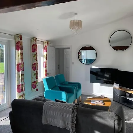 South Cottage - Garden, Views, Parking, Dogs, Cheshire, Walks, Family-2