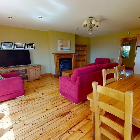 Dingle Courtyard Cottages 4 Bed Sleeps 8-2
